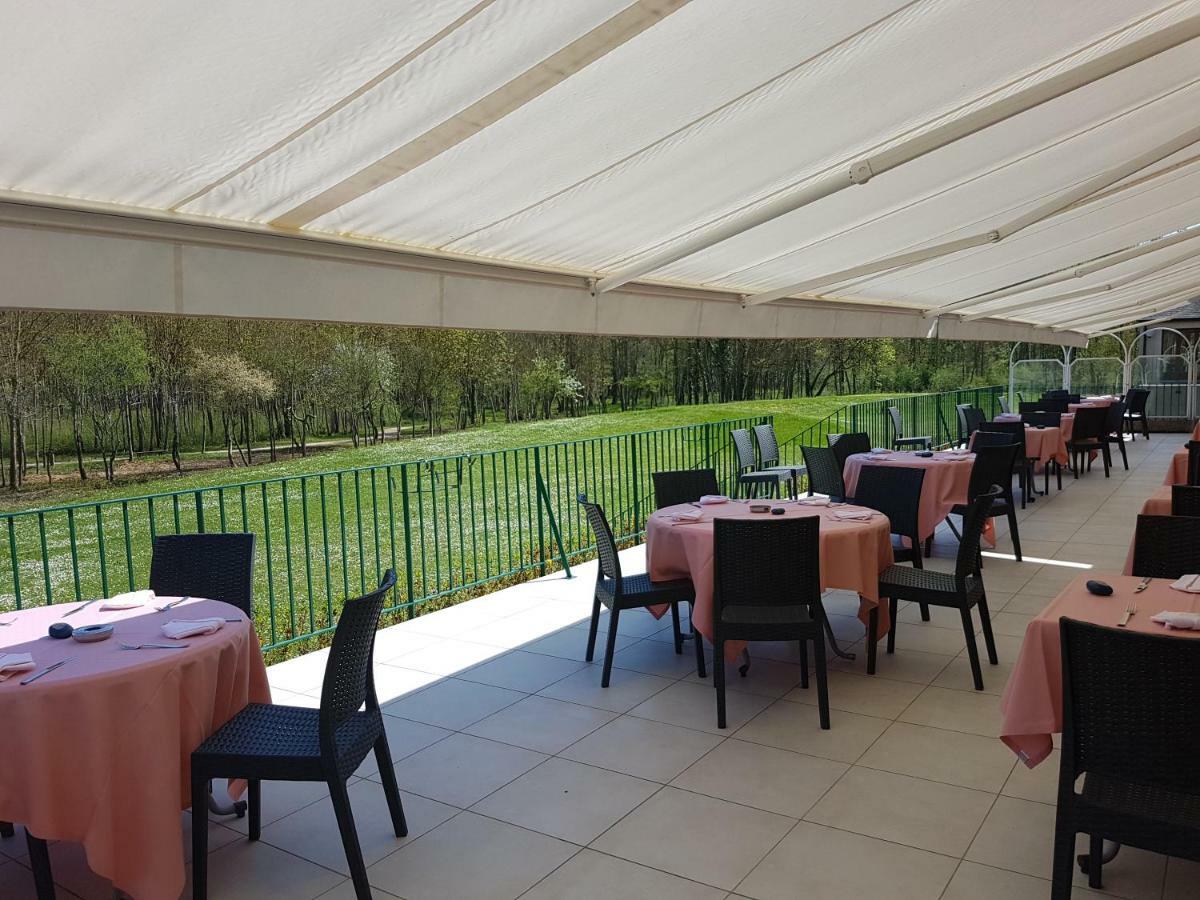 Logis Hotel Restaurant De L'Abbaye Ferrieres-en-Gatinais Exterior photo