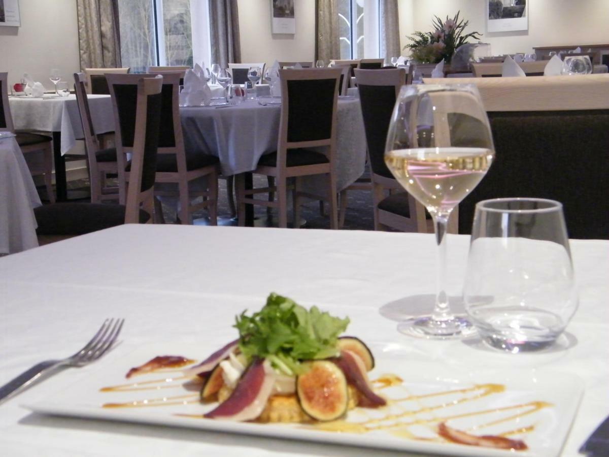 Logis Hotel Restaurant De L'Abbaye Ferrieres-en-Gatinais Exterior photo